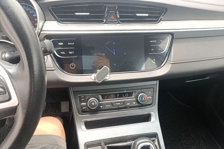 GEELY Emgrand 2019 #13 GEELY Emgrand 2019 car image #13