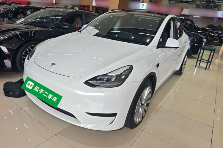Tesla Model Y 2022 #2 Tesla Model Y 2022 car image #2