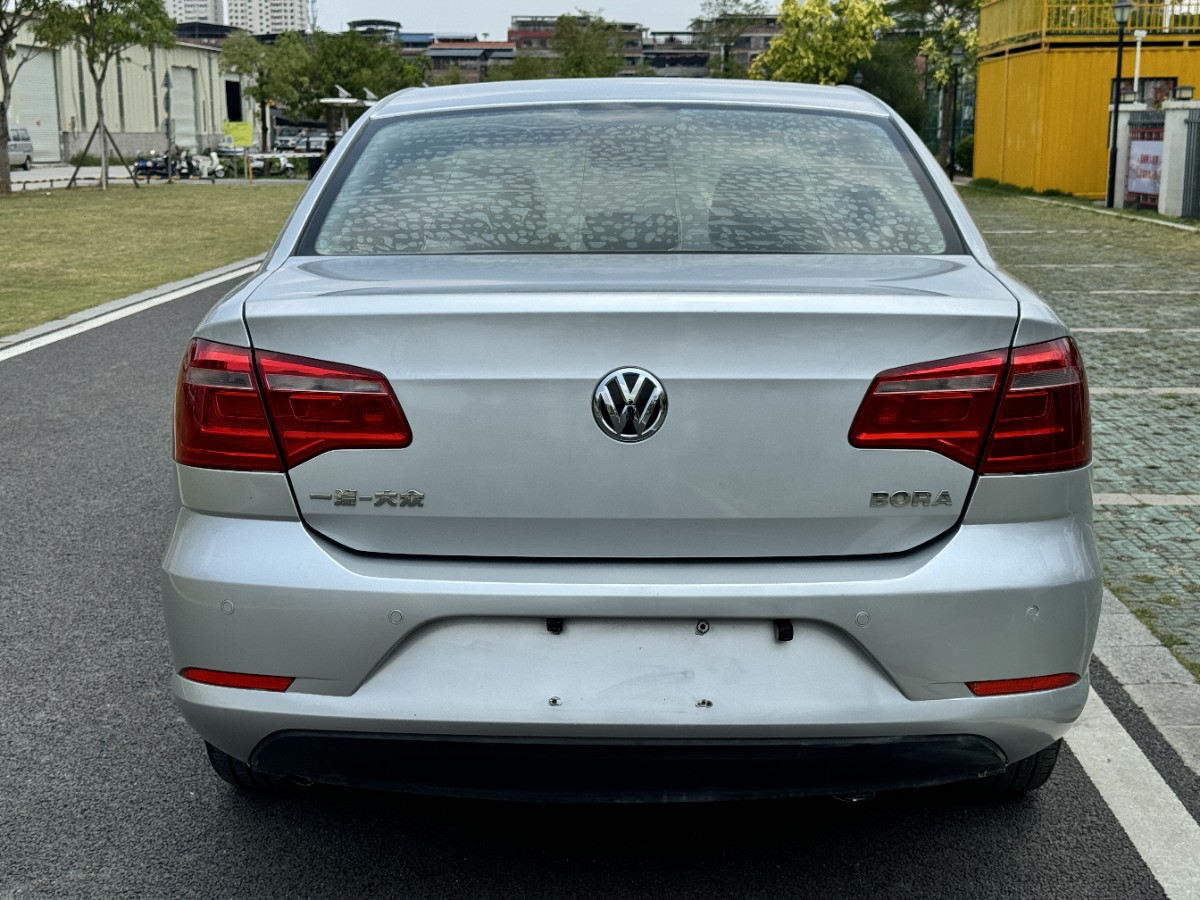 Volkswagen Bora 2016 car image #9