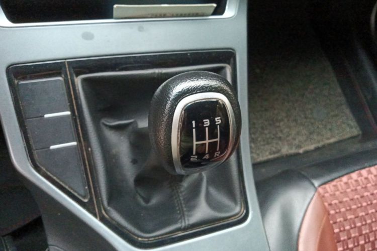 GEELY Emgrand 2019 car image #18