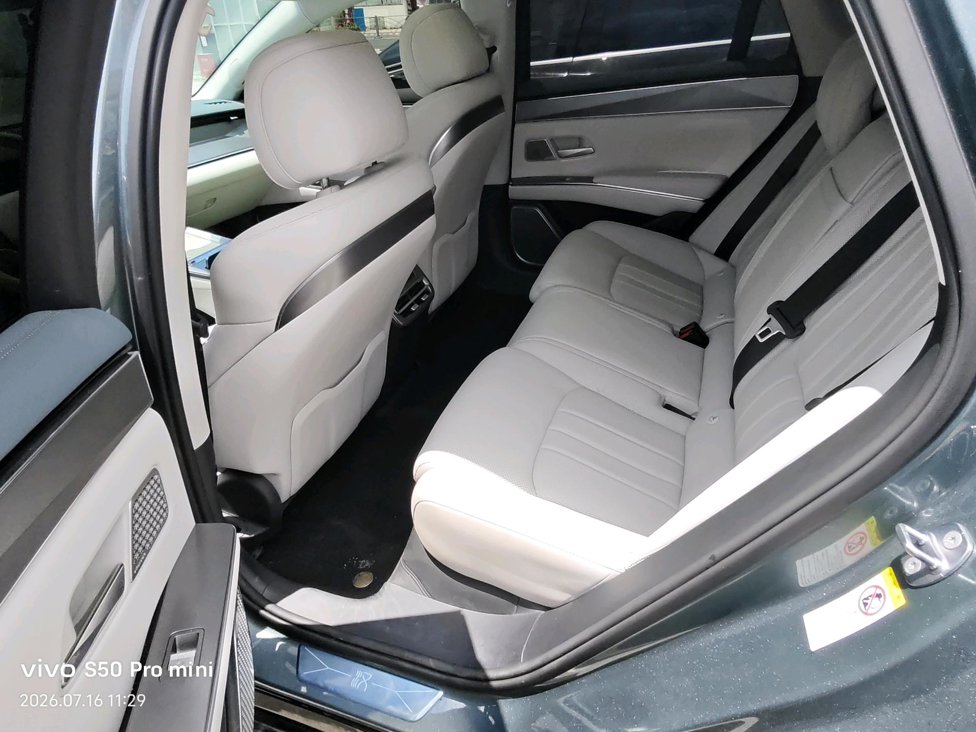 BYD HanL 2025 car image #6