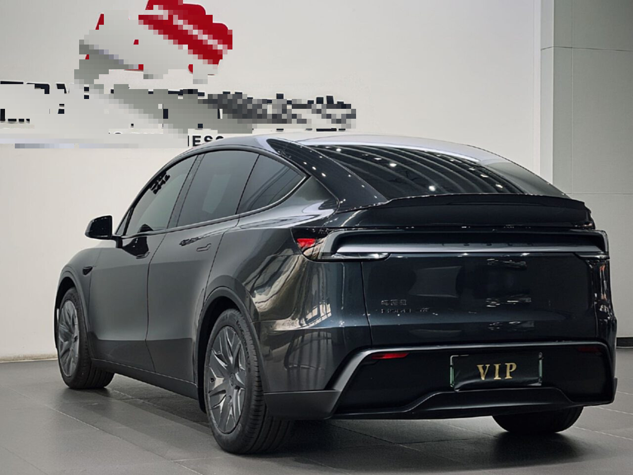 Tesla Model Y L 2025 car image #6