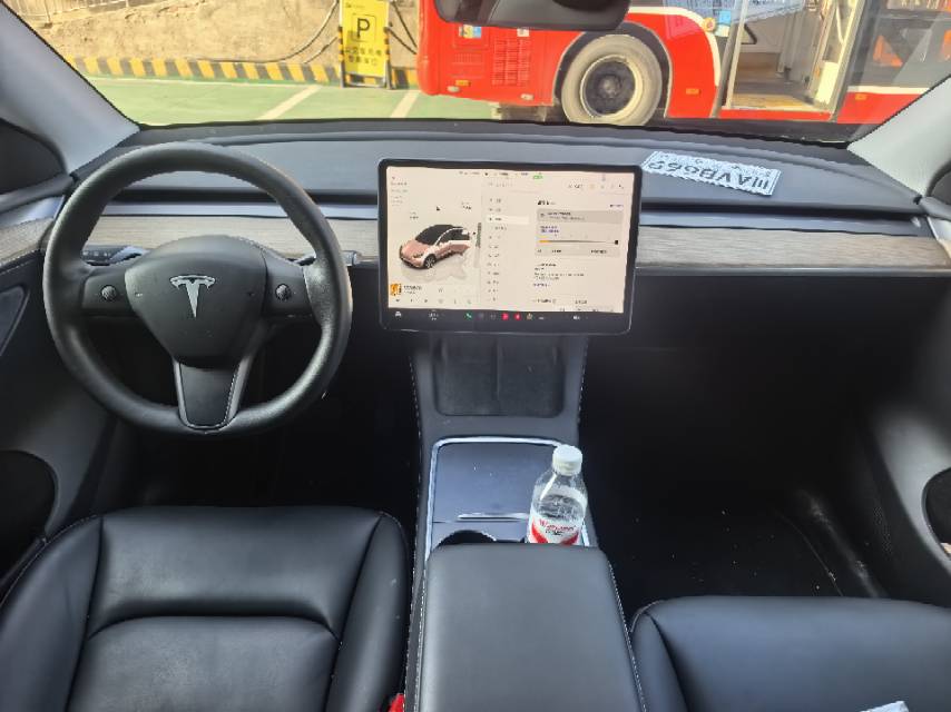 Tesla Model Y 2022 #6 Tesla Model Y 2022 car image #6