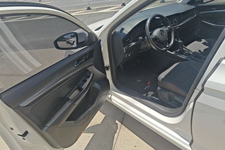 Volkswagen Bora 2019 car image #16