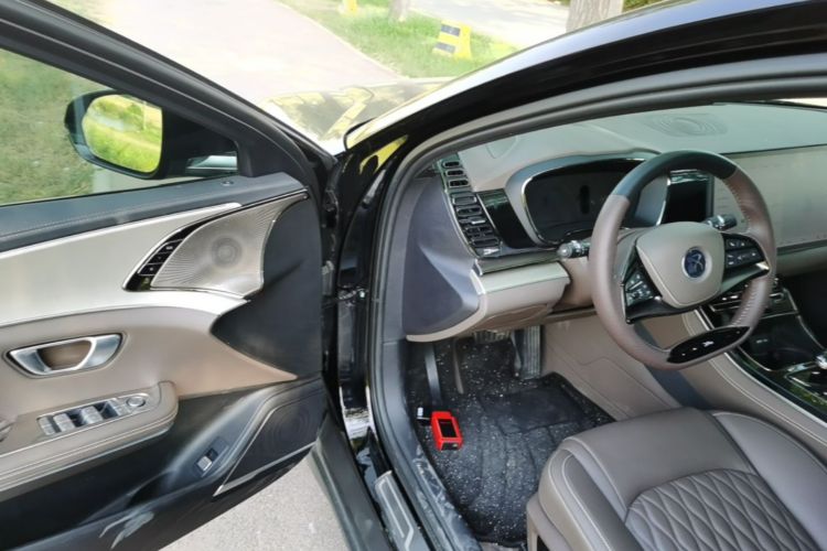 BYD Han 2024 car image #16