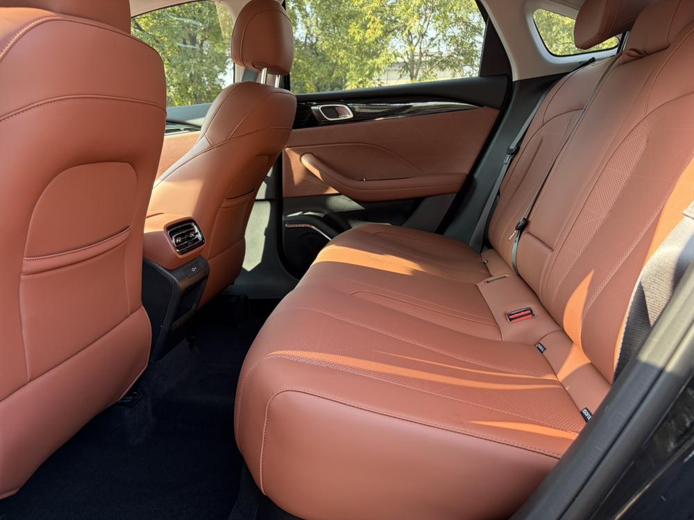 GEELY Emgrand 2025 immagine di auto #9
