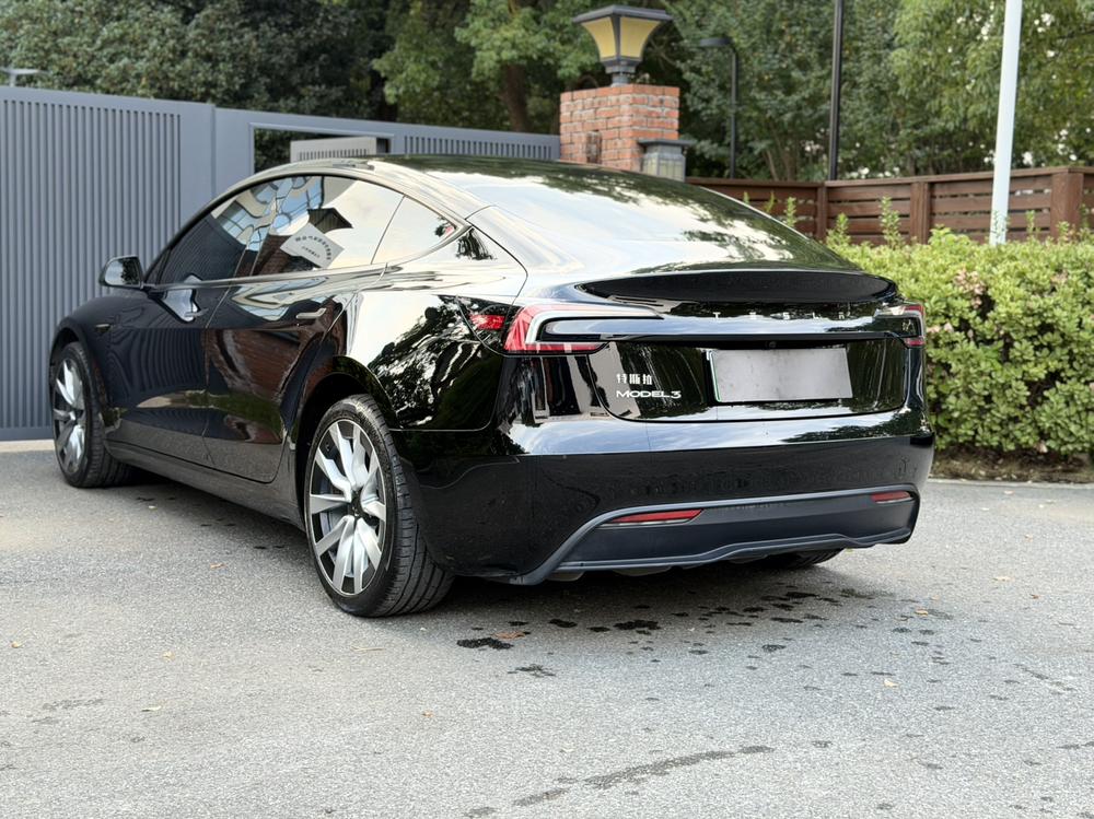 Tesla Model 3 2025 car image #4