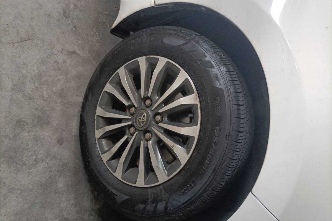Toyota Corolla 2017 image de voiture #9