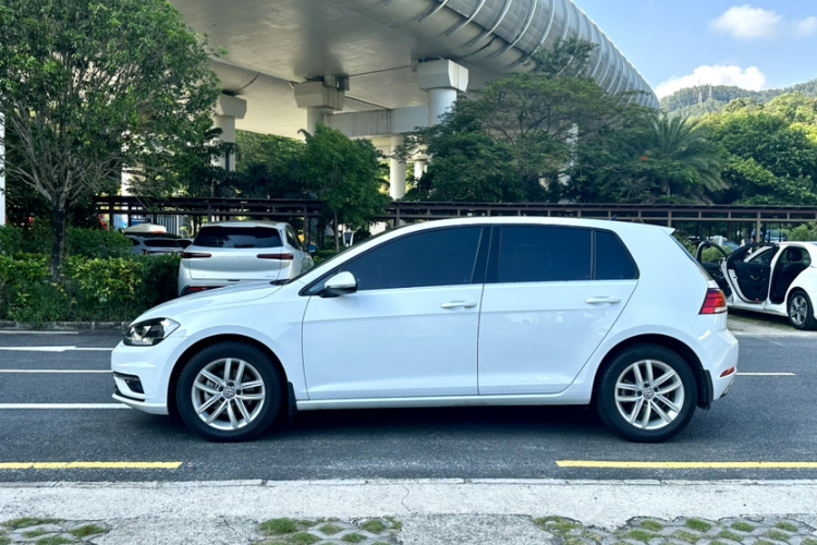 Volkswagen Golf 2019 #7 Volkswagen Golf 2019 car image #7