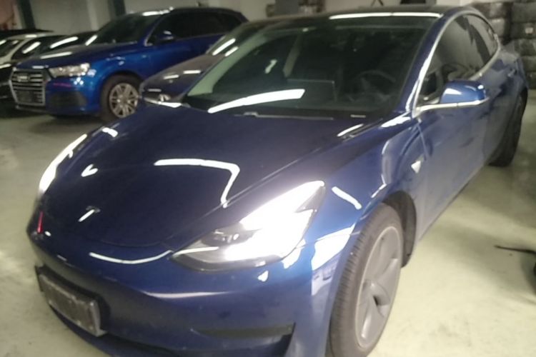 Tesla Model 3 2020 car image #2