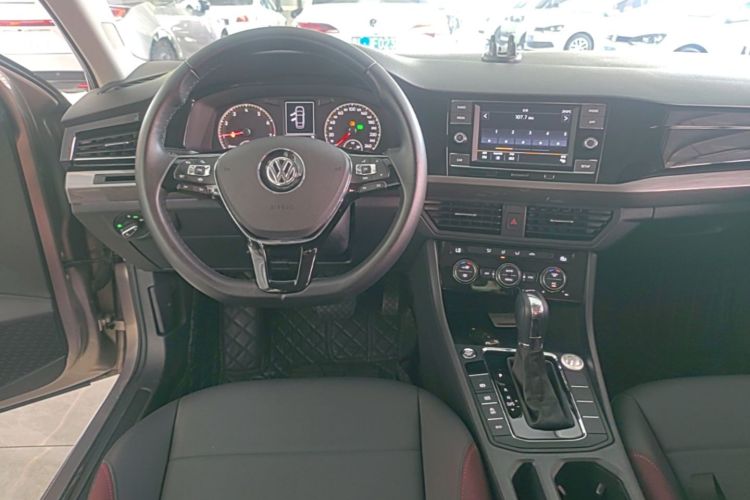 Volkswagen Bora 2019 car image #11