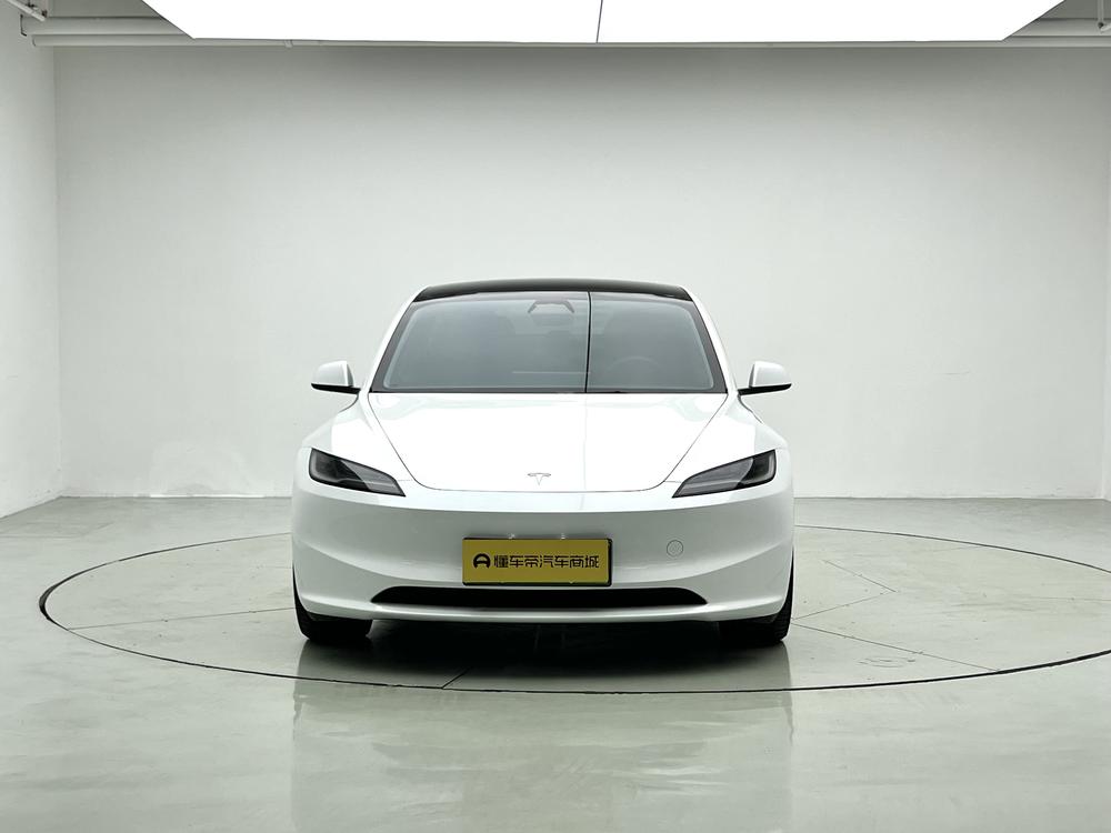 Tesla Model 3 2025 car image #2