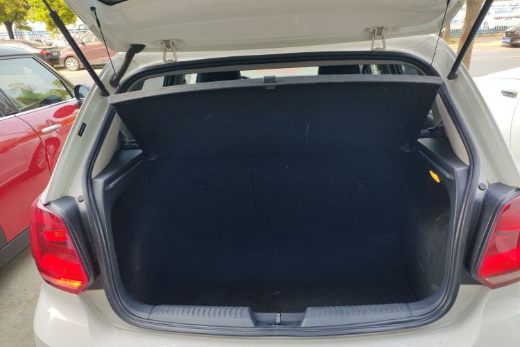 Volkswagen Polo 2017 car image #19