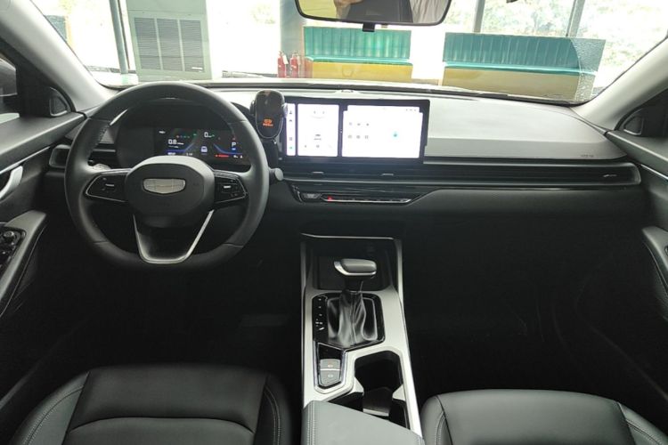 GEELY Emgrand 2025 #10 GEELY Emgrand 2025 car image #10