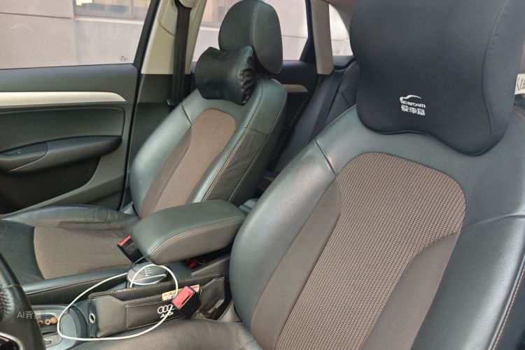 Audi Q3 2017 car image #17