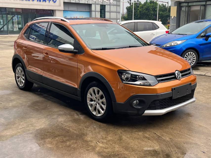 Volkswagen Polo 2015 صورة سيارة #2