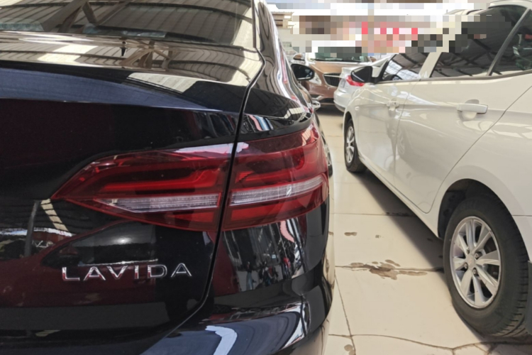 Volkswagen Lavida 2025 imagen de coche #8