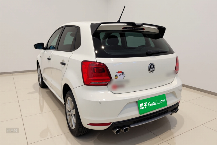 Volkswagen Polo 2015 car image #5