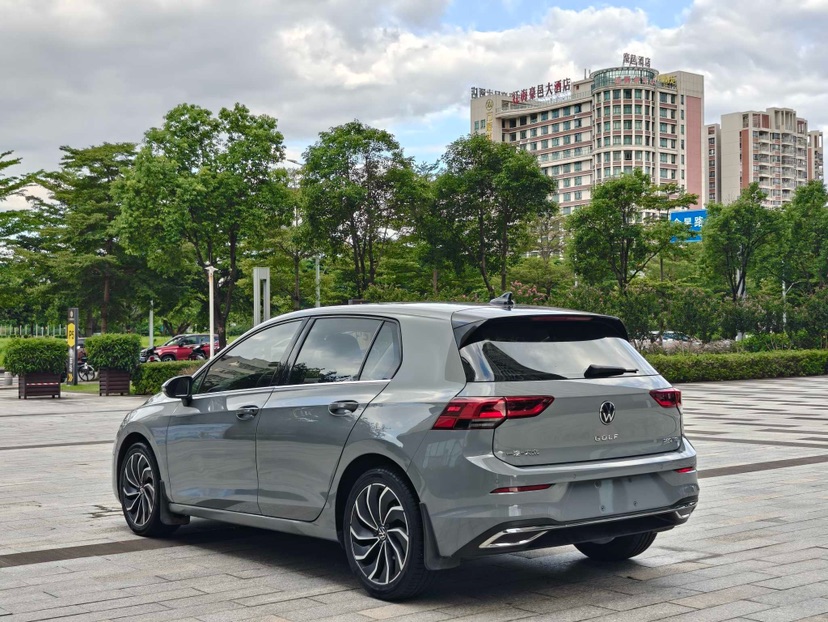 Volkswagen Golf 2021 car image #9