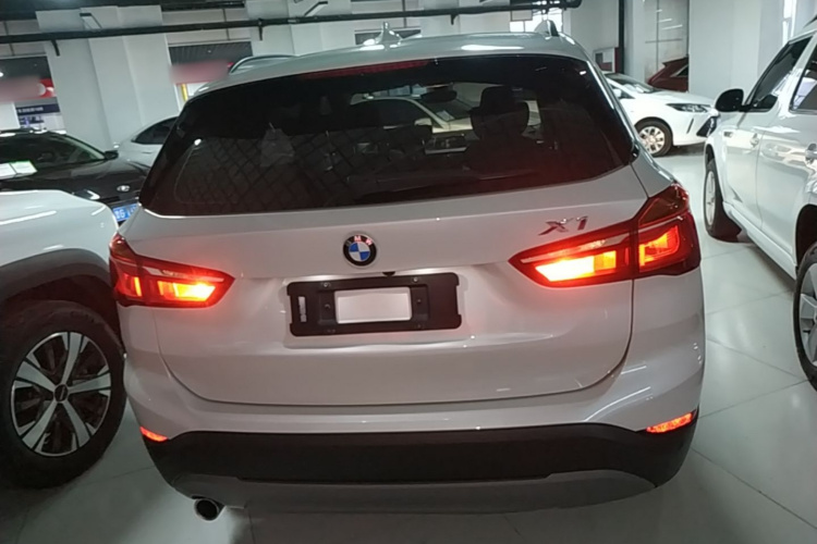BMW X1 2017 #6 BMW X1 2017 car image #6
