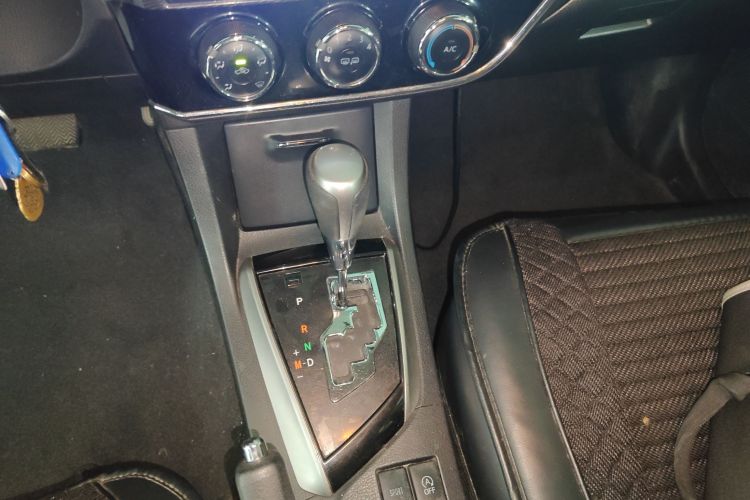 Toyota Corolla 2017 immagine di auto #14