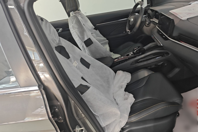 GEELY Coolray 2026 immagine di auto #13