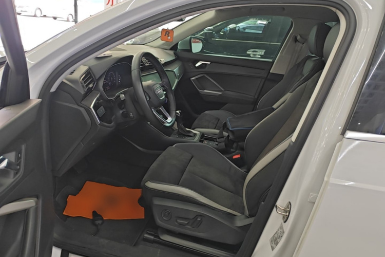 Audi Q3 2019 #19 Audi Q3 2019 car image #19