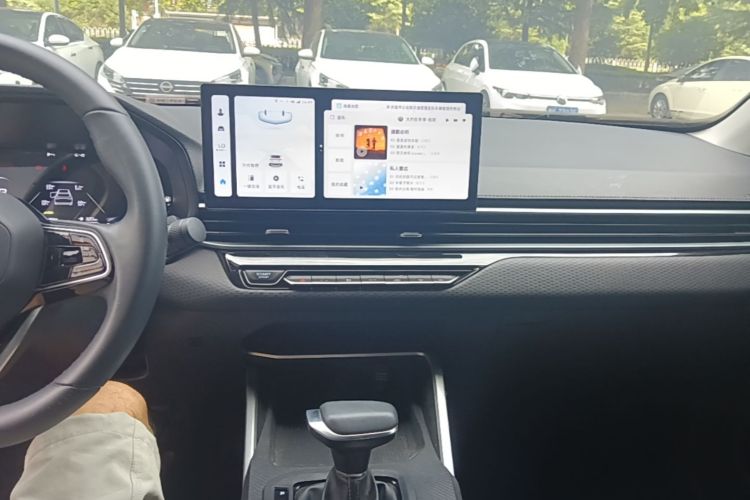 GEELY Emgrand 2025 car image #13