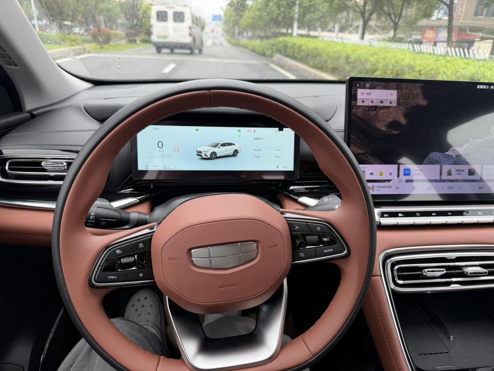 GEELY Emgrand 2025 #13 GEELY Emgrand 2025 car image #13