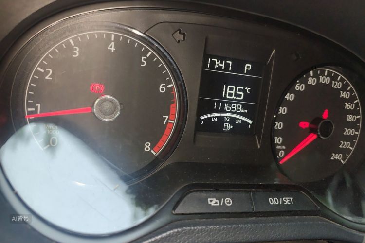 Volkswagen Polo 2016 car image #14