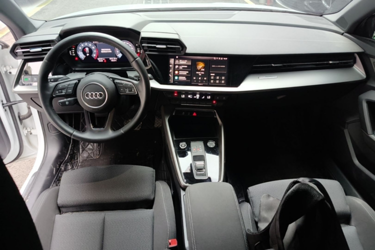 Audi A3 2023 immagine di auto #10