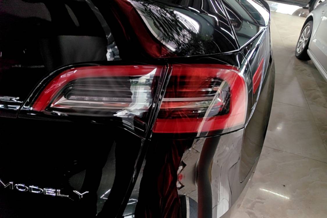 Tesla Model Y 2023 car image #7