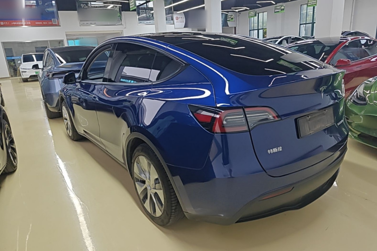 Tesla Model Y 2023 #5 Tesla Model Y 2023 car image #5