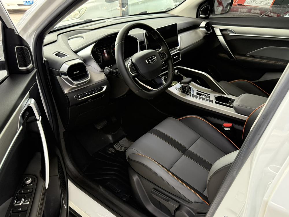 GEELY Coolray 2023 car image #12
