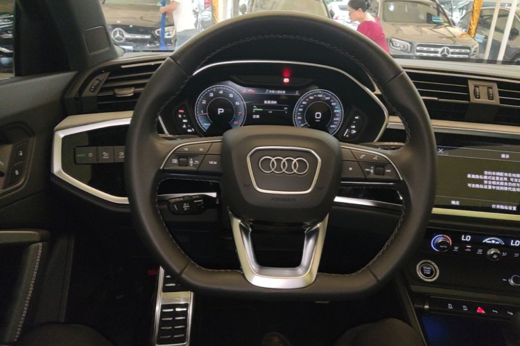 Audi Q3 2024 #11 Audi Q3 2024 car image #11
