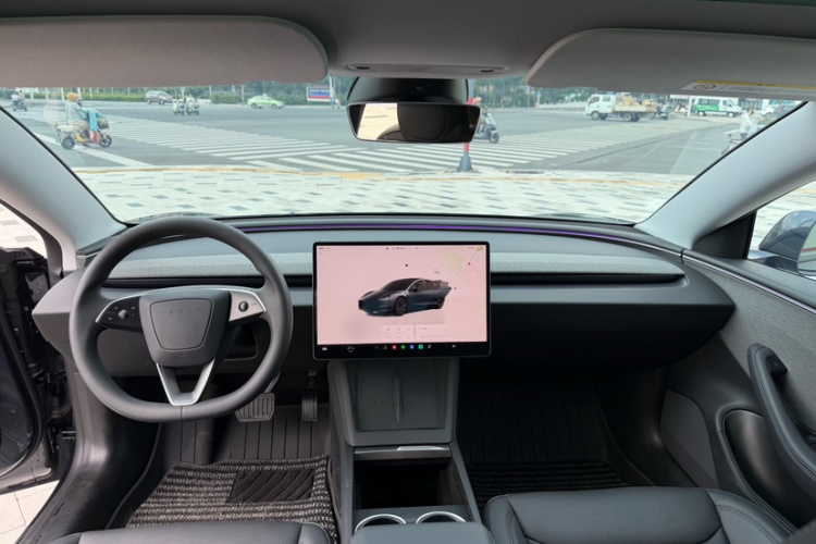 Tesla Model 3 2025 #9 Tesla Model 3 2025 car image #9