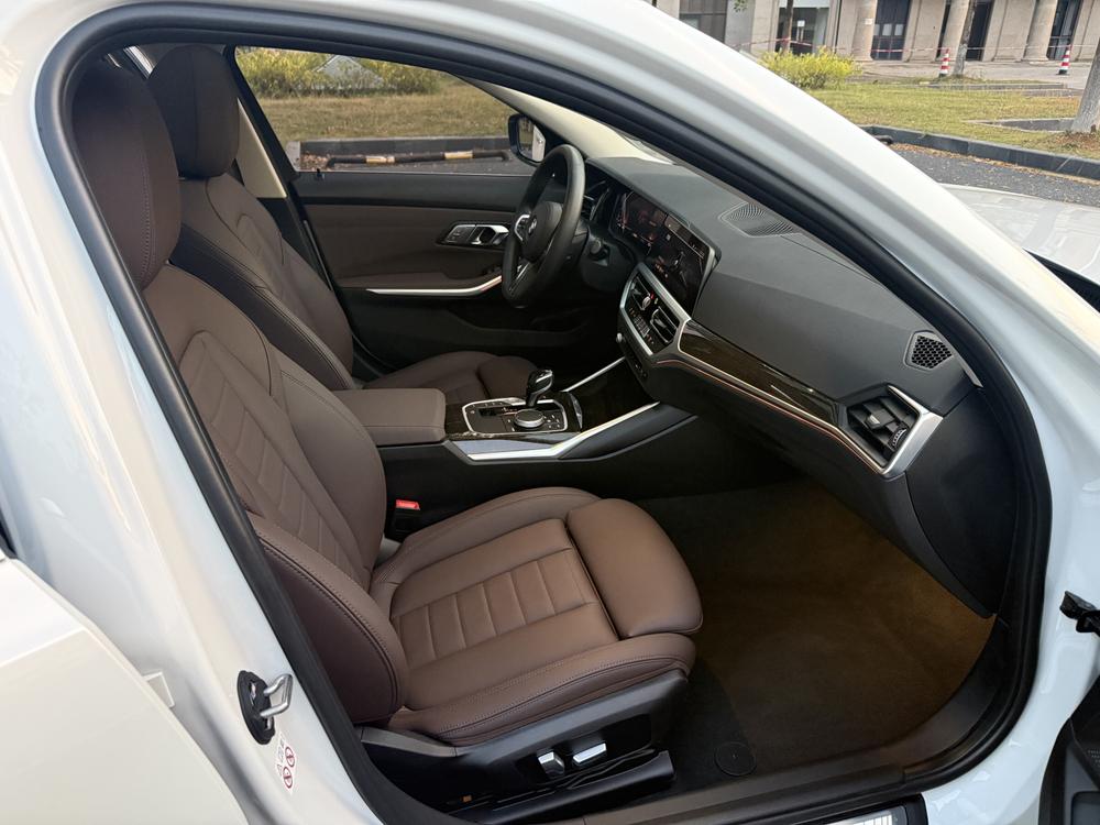BMW 3 Series 2020 صورة سيارة #8
