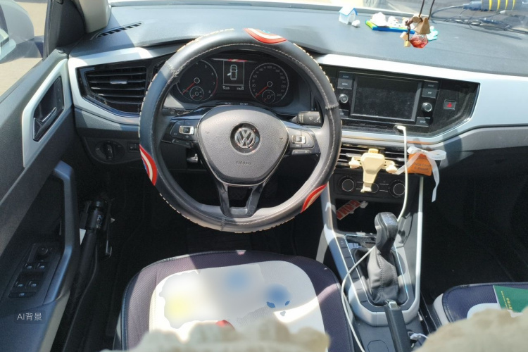 Volkswagen Polo 2019 car image #12