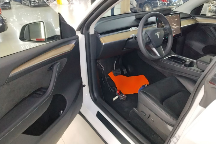 Tesla Model Y 2022 #16 Tesla Model Y 2022 car image #16
