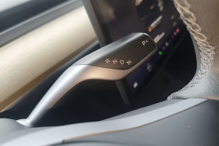 Tesla Model Y 2023 #14 Tesla Model Y 2023 immagine di auto #14