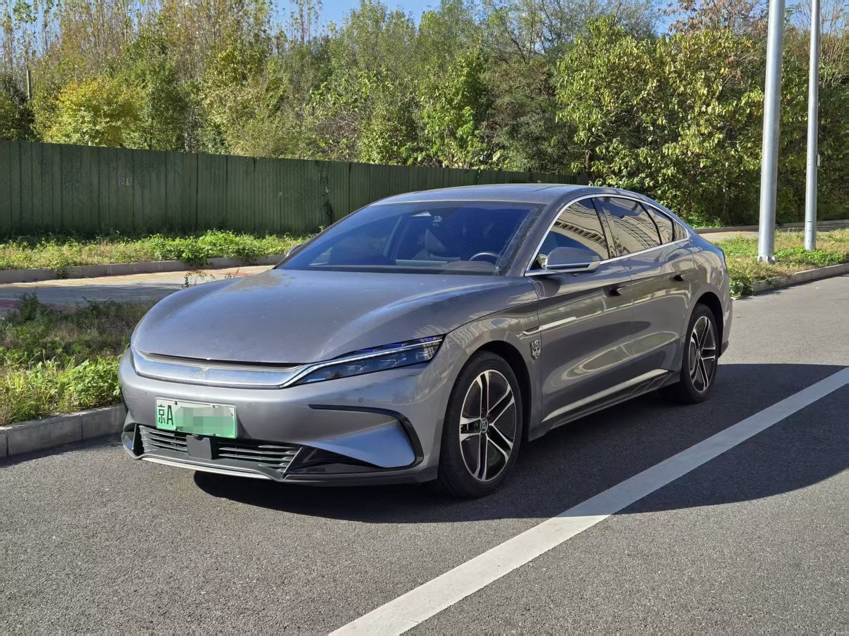 BYD Han 2023 immagine di auto 