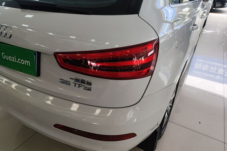 Audi Q3 2016 car image #8