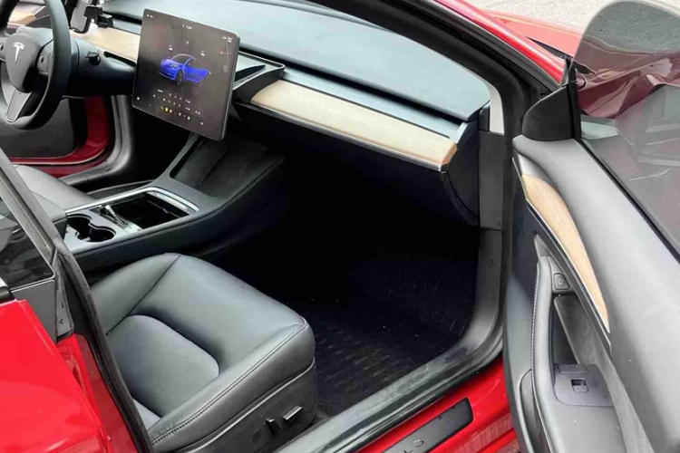 Tesla Model 3 2022 car image #19