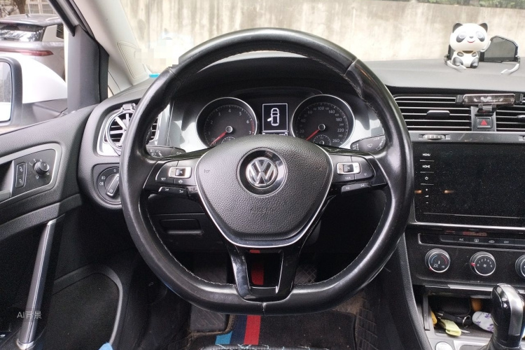 Volkswagen Golf 2020 car image #12