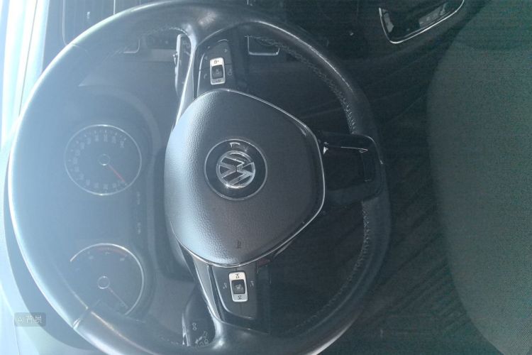 Volkswagen Polo 2016 car image #12