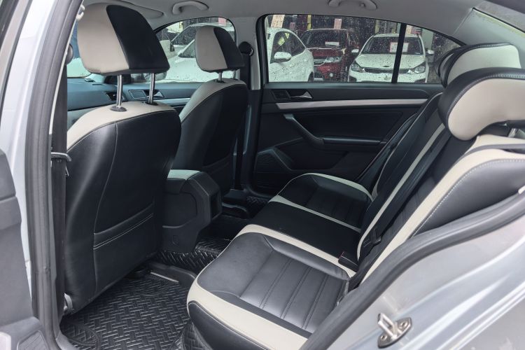 Volkswagen Lavida 2017 car image #14