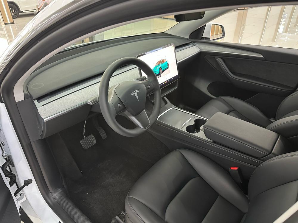 Tesla Model Y 2023 #9 Tesla Model Y 2023 car image #9