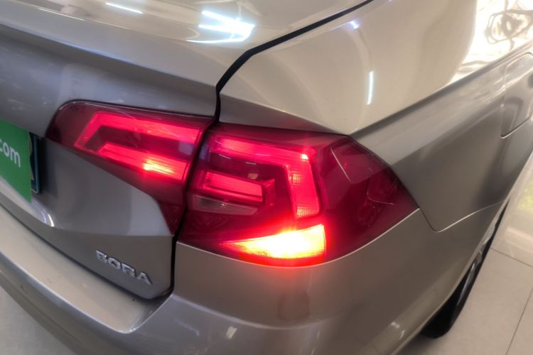Volkswagen Bora 2017 car image #8