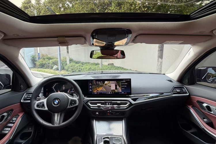 BMW 3 Series 2024 изображение автомобиля #10