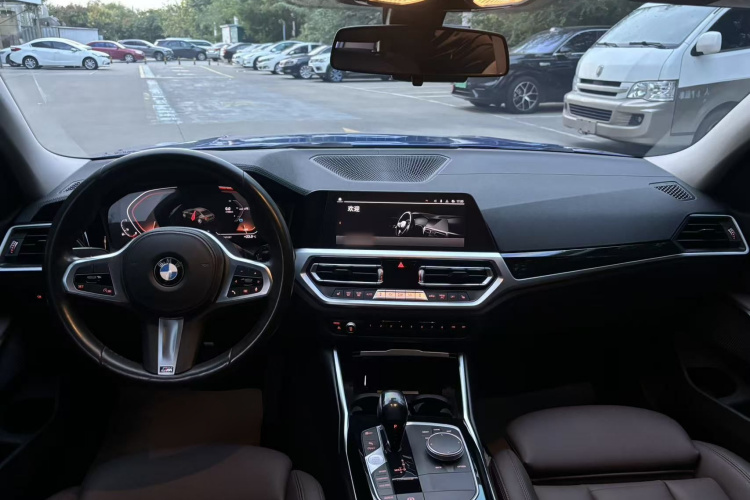 BMW 3 Series 2020 car image #11